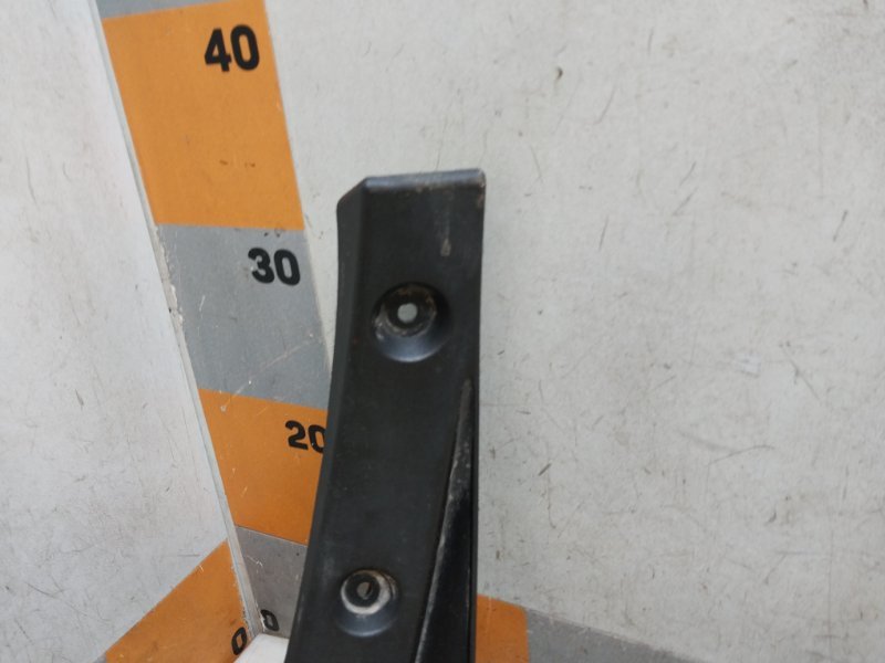 Брызговик задний левый