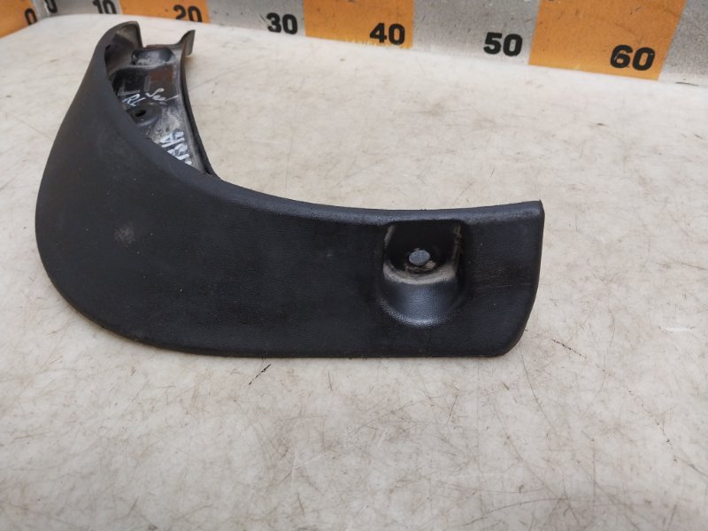 Брызговик задний левый