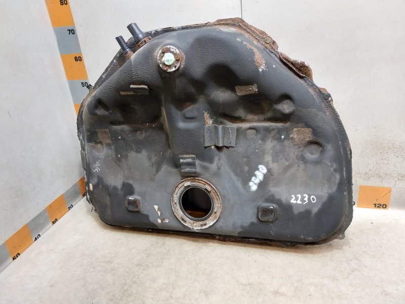 Бак топливный