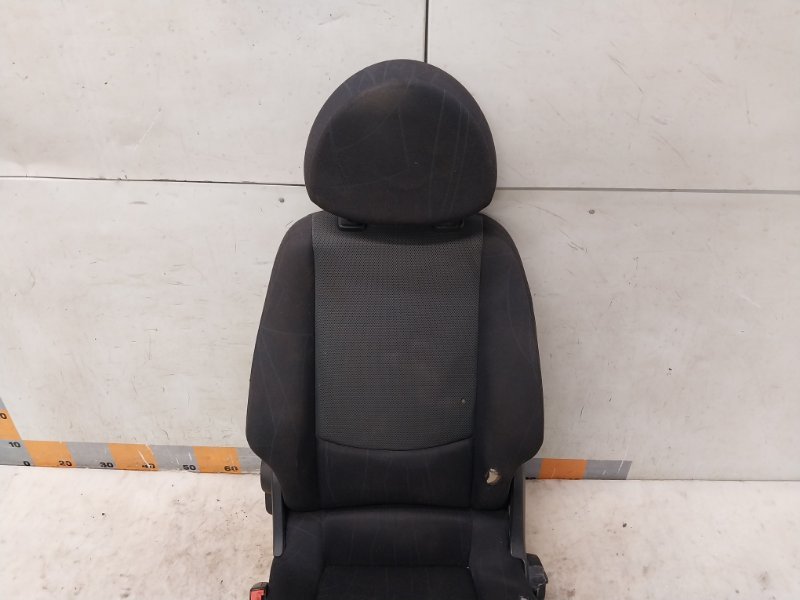 Сиденье переднее левое