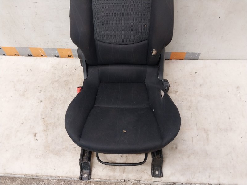 Сиденье переднее левое