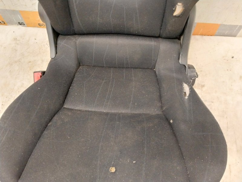 Сиденье переднее левое