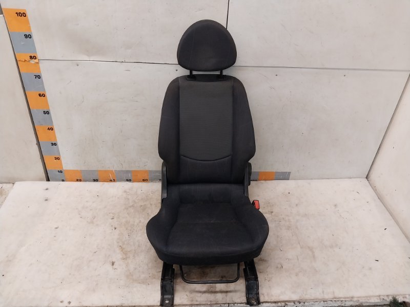 Сиденье переднее правое