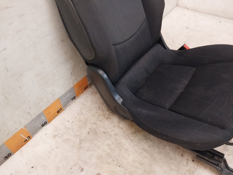 Сиденье переднее правое