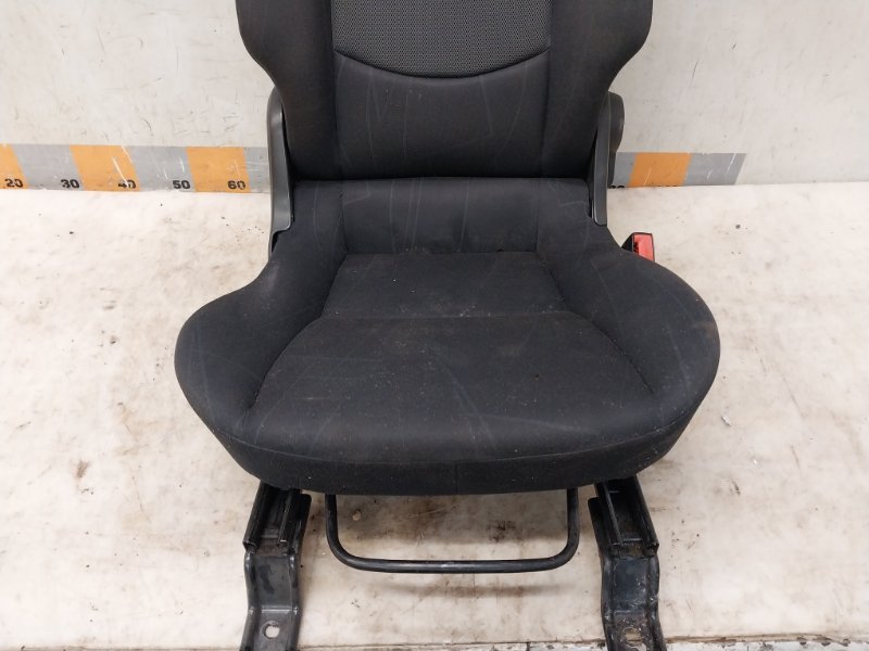 Сиденье переднее правое