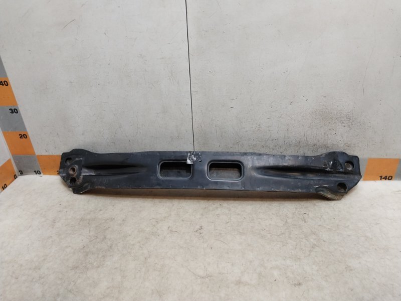 Усилитель переднего бампера