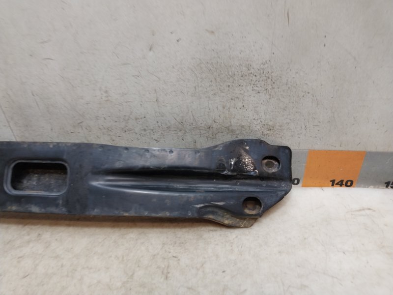 Усилитель переднего бампера