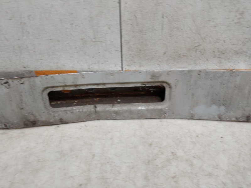 Усилитель заднего бампера