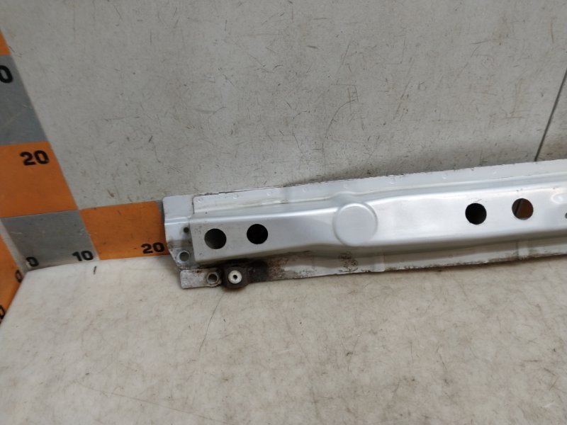 Усилитель заднего бампера