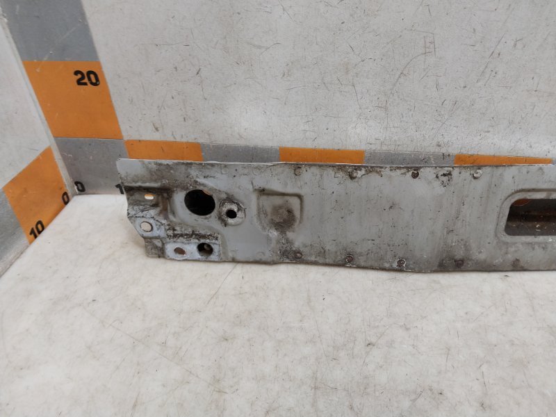 Усилитель заднего бампера