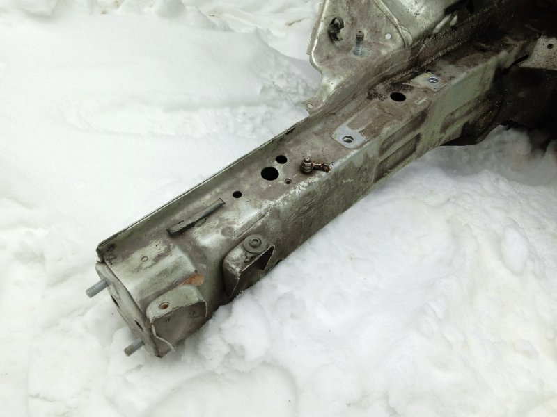 Лонжерон передний правый