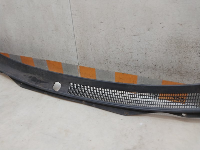 Решетка стеклоочистителей (Жабо)