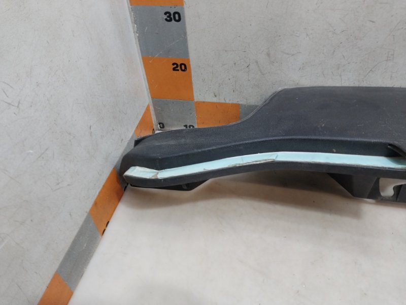 Держатель задней полки