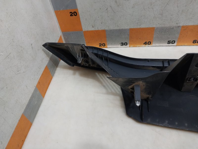 Держатель задней полки