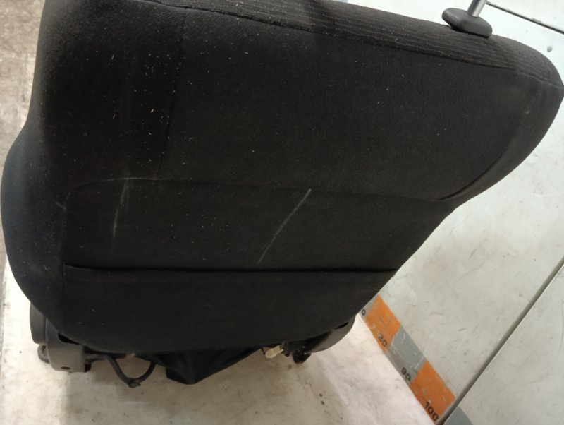 Сиденье переднее левое