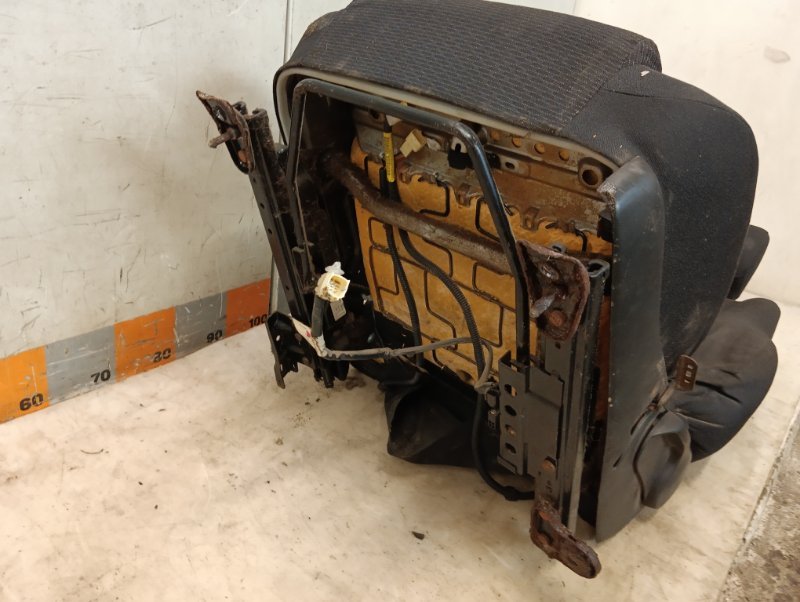 Сиденье переднее левое