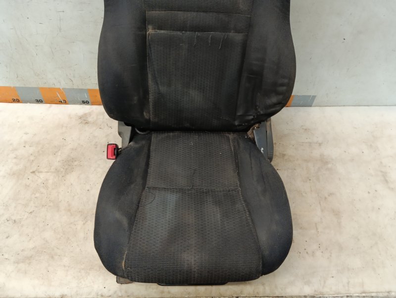 Сиденье переднее левое