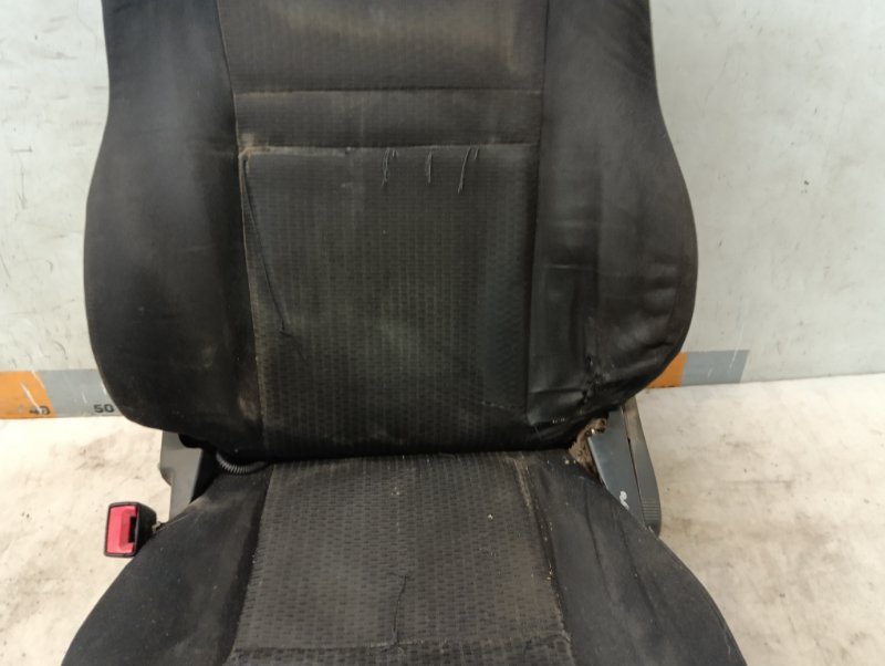 Сиденье переднее левое