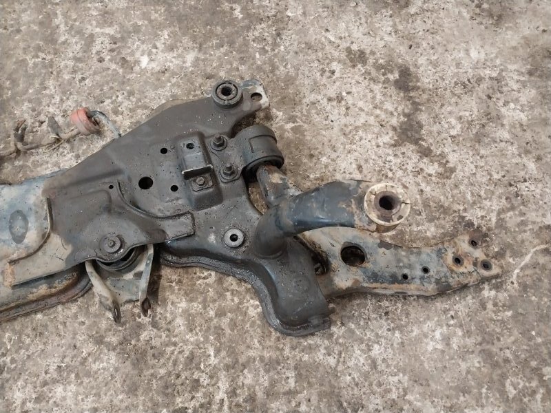 Балка подмоторная