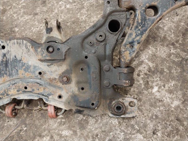 Балка подмоторная