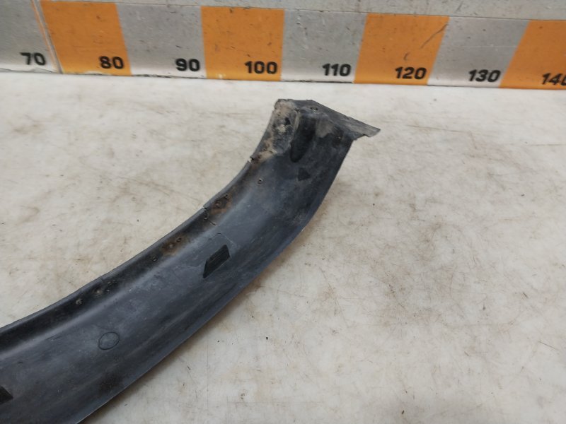 Накладка переднего крыла левого