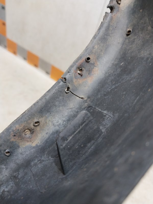 Накладка переднего крыла левого