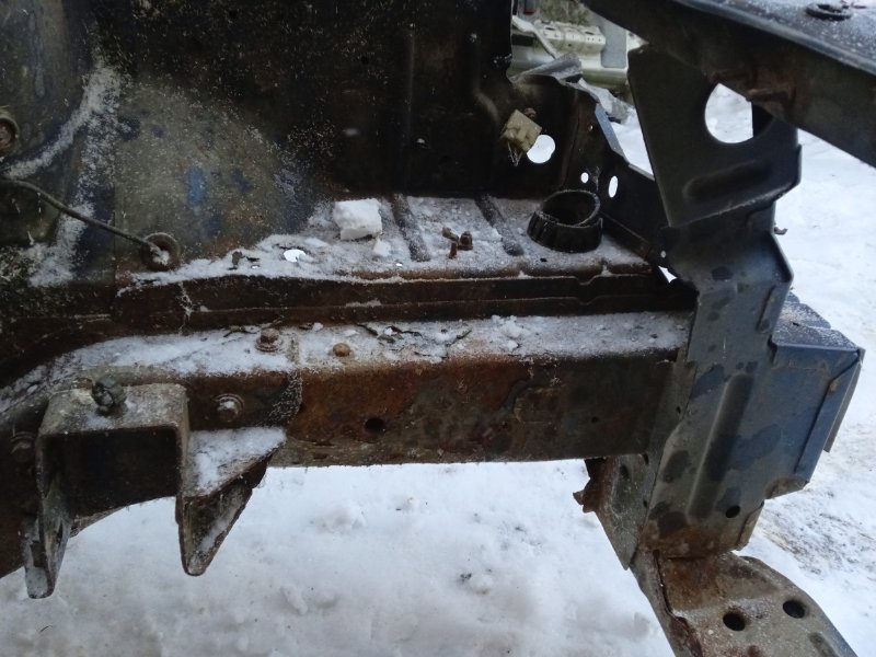 Лонжерон передний левый