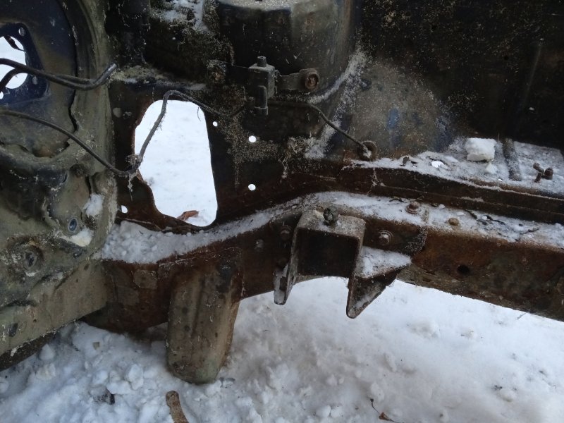 Лонжерон передний левый