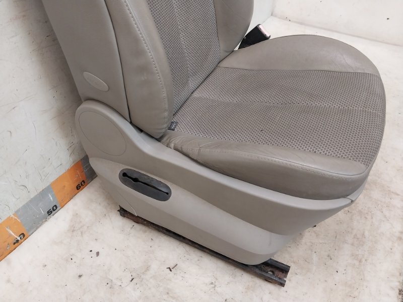 Сиденье переднее правое