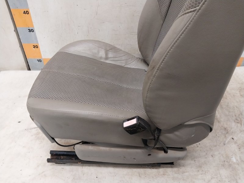 Сиденье переднее правое