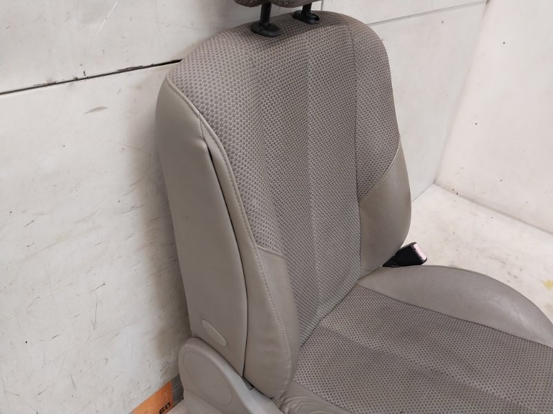 Сиденье переднее правое