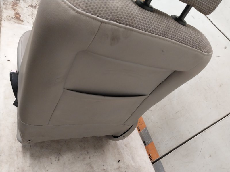 Сиденье переднее правое