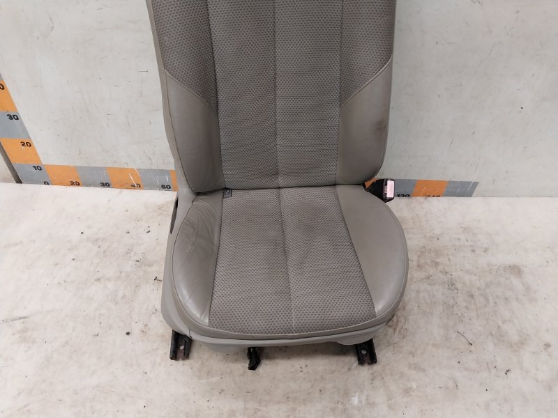 Сиденье переднее правое