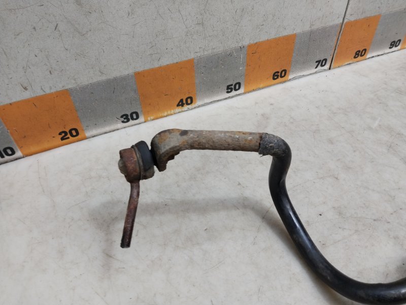 Стабилизатор передний