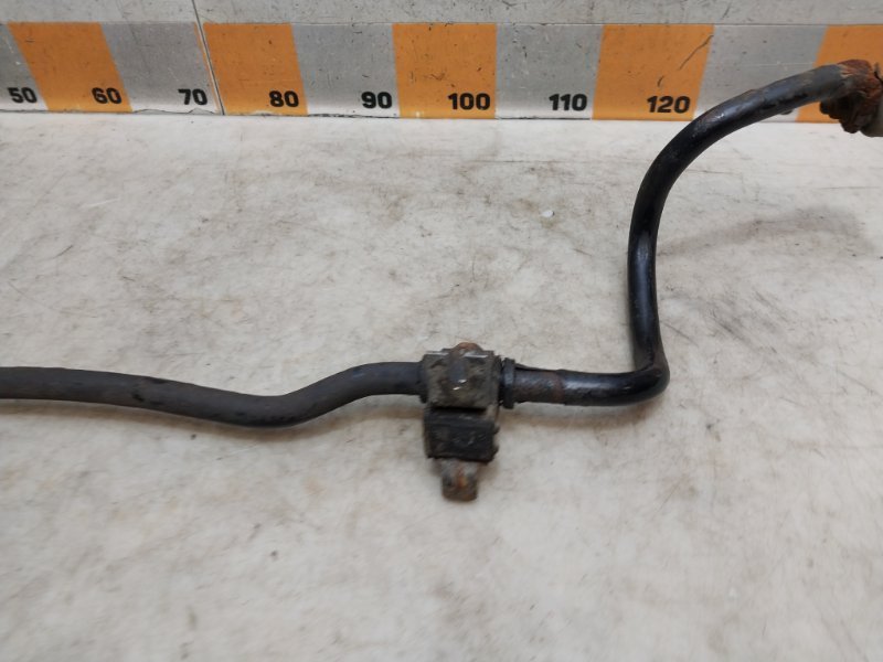 Стабилизатор передний