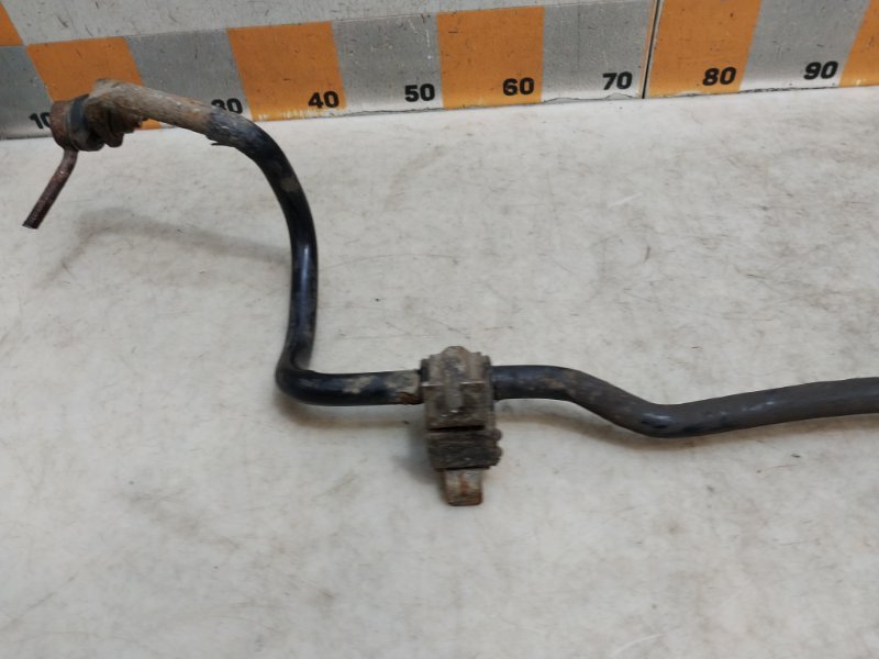 Стабилизатор передний