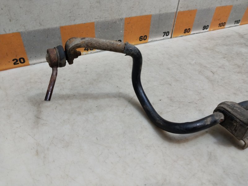 Стабилизатор передний