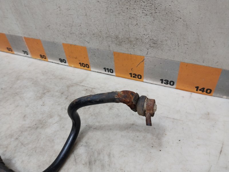 Стабилизатор передний