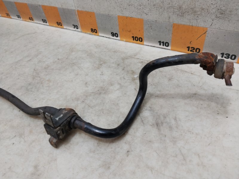 Стабилизатор передний