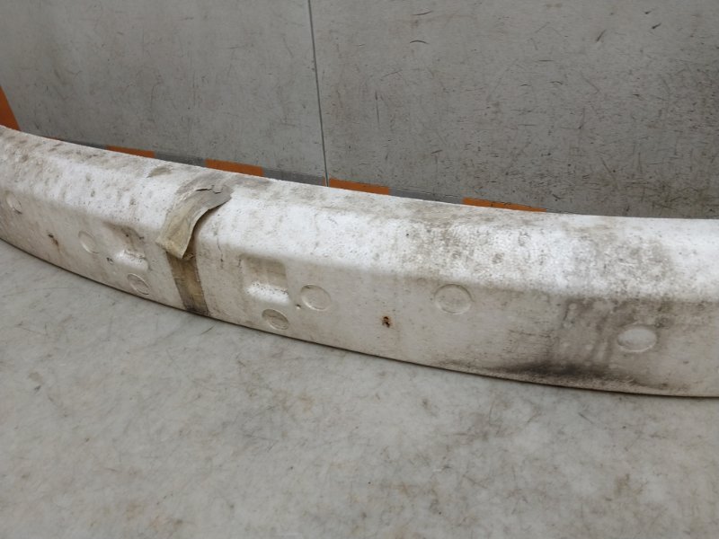 Наполнитель переднего бампера