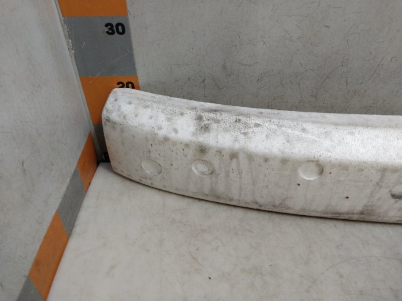 Наполнитель переднего бампера