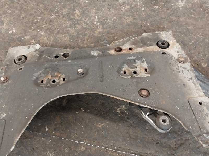 Балка подмоторная