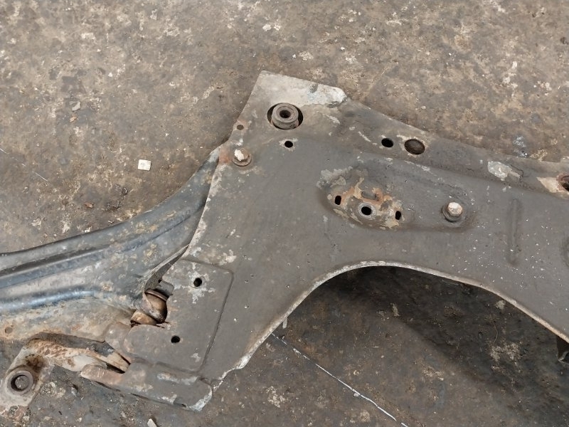 Балка подмоторная