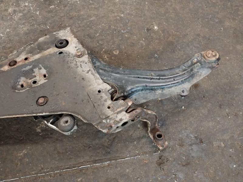 Балка подмоторная