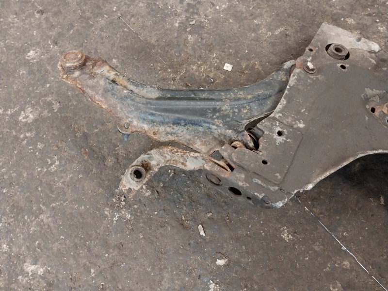 Балка подмоторная