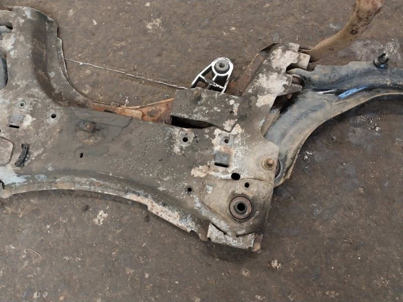 Балка подмоторная