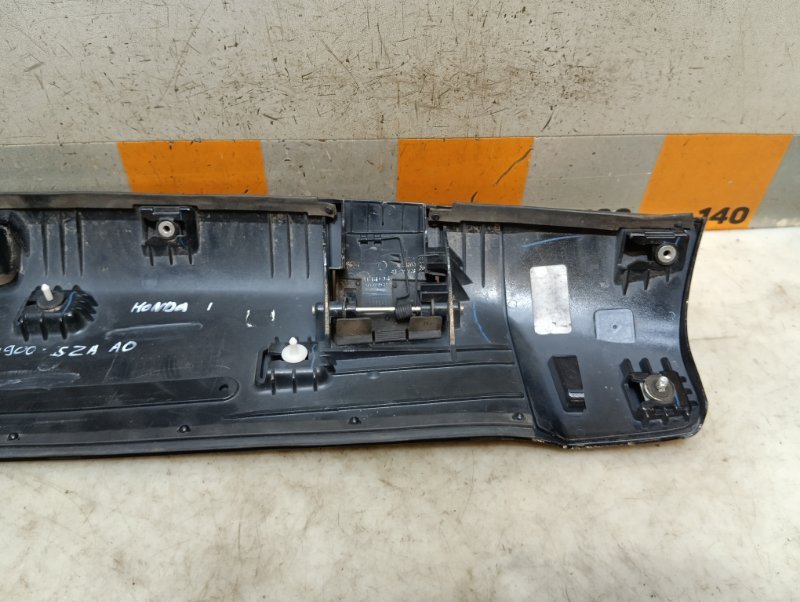 Накладка крышки багажника