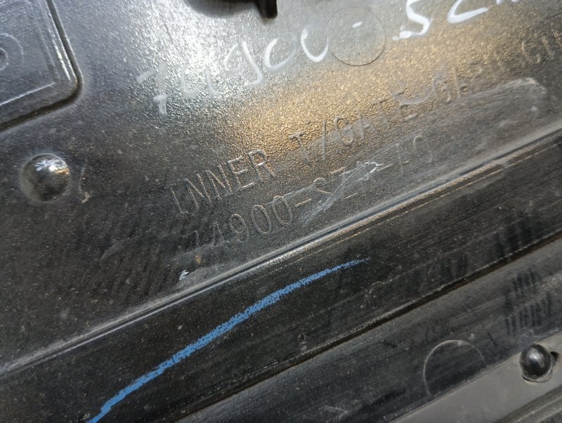 Накладка крышки багажника