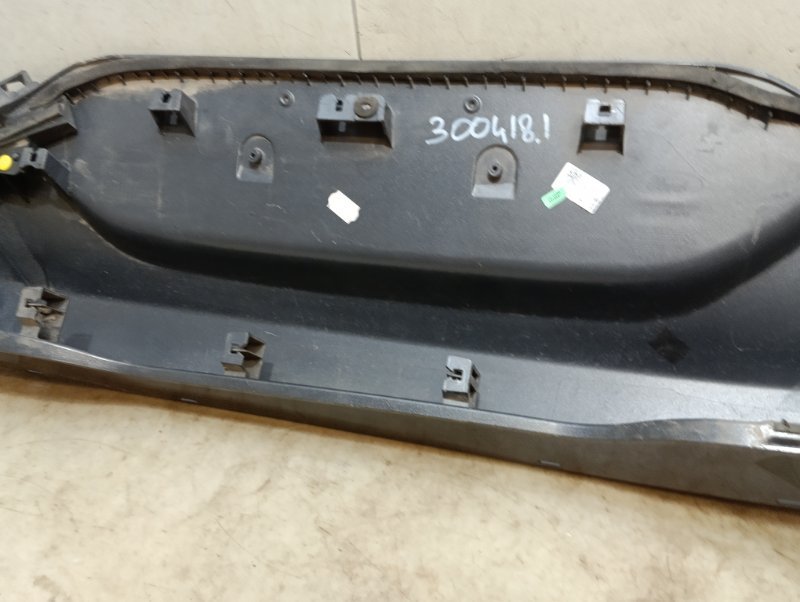 Накладка крышки багажника