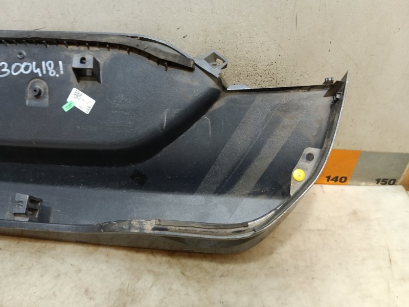 Накладка крышки багажника